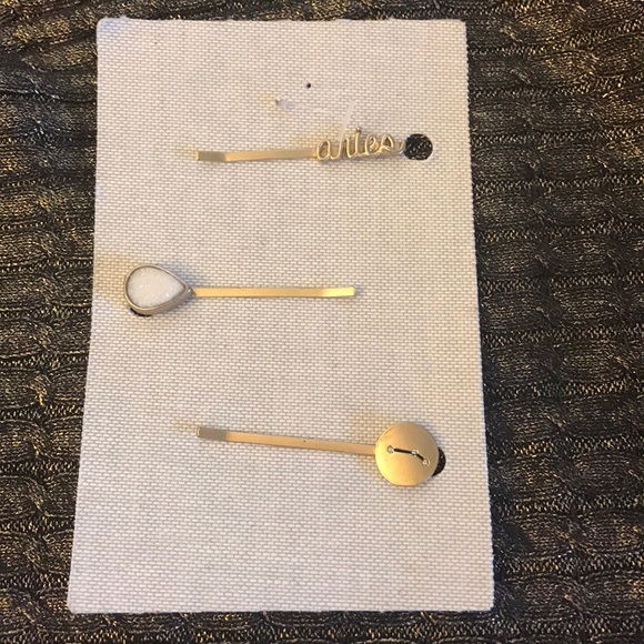ANTHROPOLOGIE ZODIAC SIGNS BOBBY PINS ARIES nwot - Picture 2 of 4